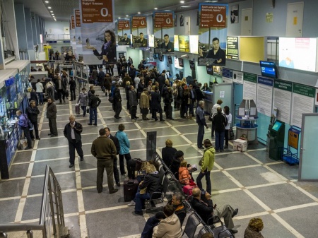 Снежный апокалипсис запер в аэропорту Перми более 200 пассажиров