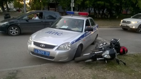 В Перми на Тимирязева патрульная машина ДПС сбила мотоциклиста